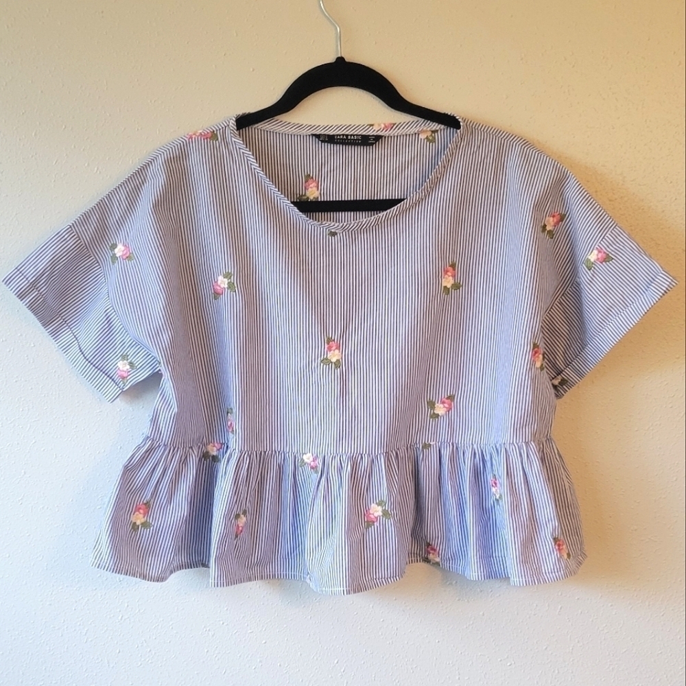 ZARA Blue White Stripe Ruffle Boxy Crop Top with Floral Embroidery sz Medium